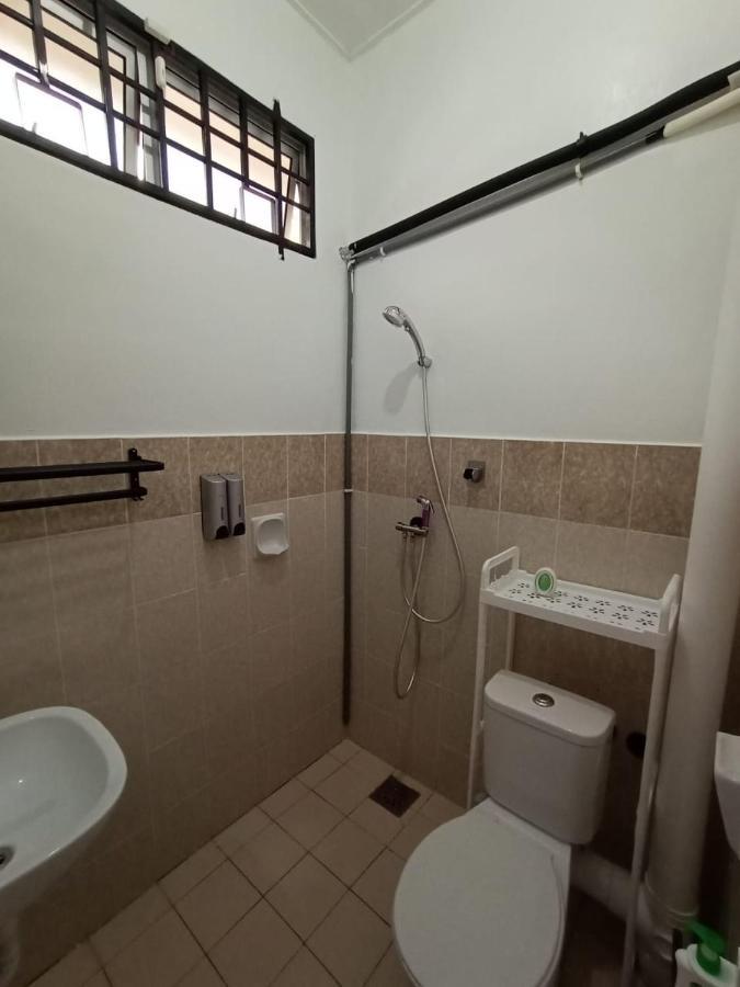 The Handz House II With Wifi - For Family Or Same Gender Only كيبالا باتاس المظهر الخارجي الصورة